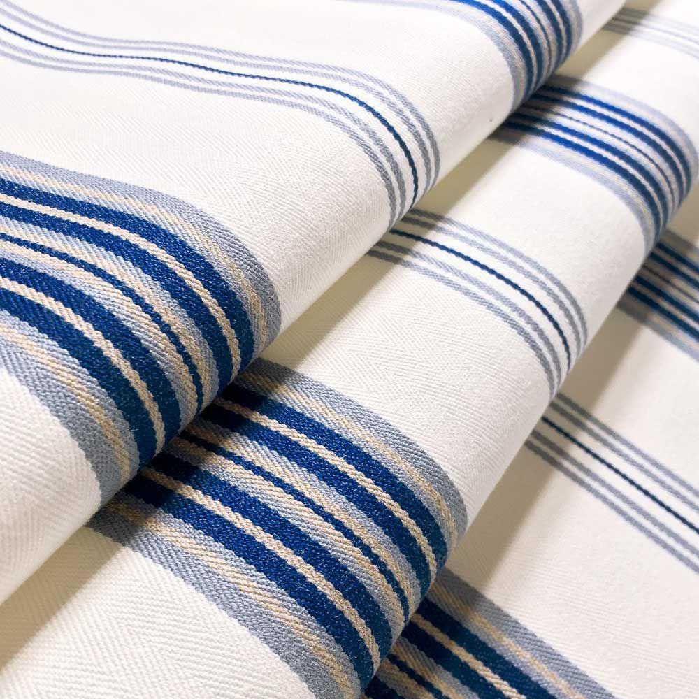 modry biely pasikovy provensalsky lanovy textil balaton letny domcek vidiecky dom stolicka vankus pohovka zavesy caluneny nabytok.jpg